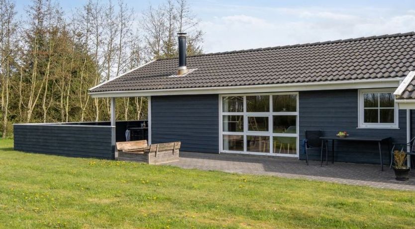 Photo of "Tinka" - 1.2km to the fjord