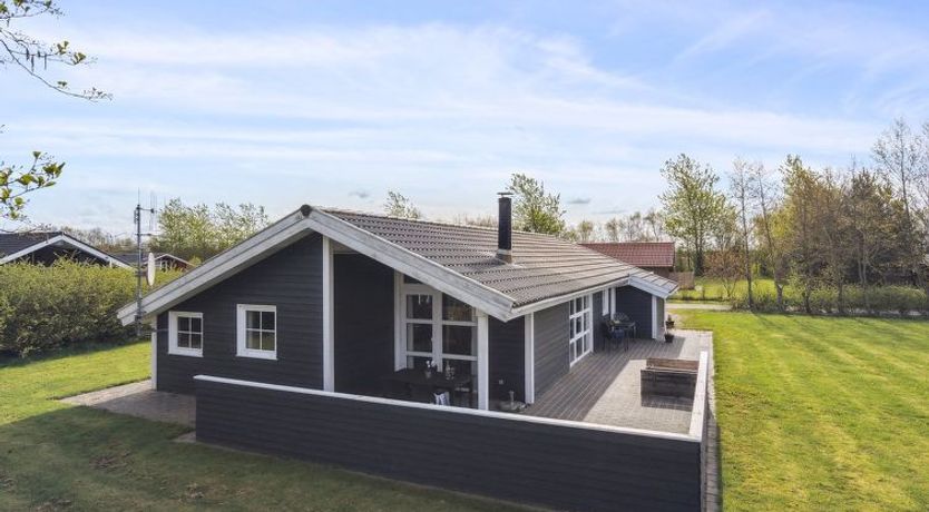 Photo of "Tinka" - 1.2km to the fjord