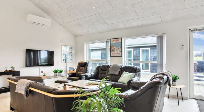 Photo of "Edgar" - 1.5km from the sea