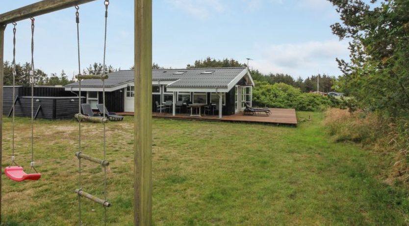 Photo of "Nienke" - 700m from the sea