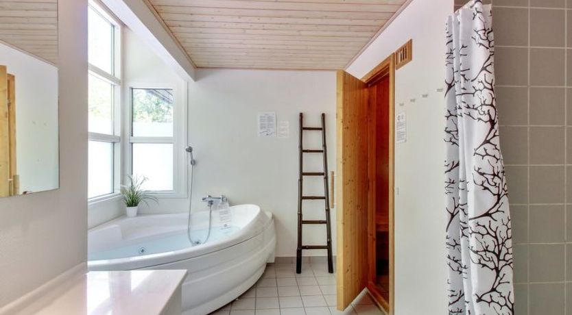 Photo of "Verner" - 500m from the sea