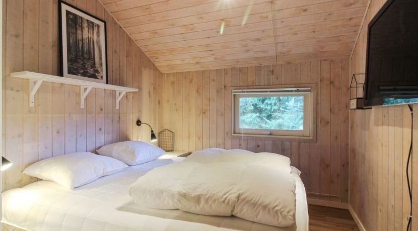 Photo of "Elsemaria" - 1.3km from the sea