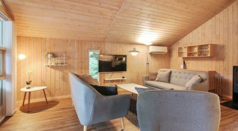 Photo of "Elsemaria" - 1.3km from the sea