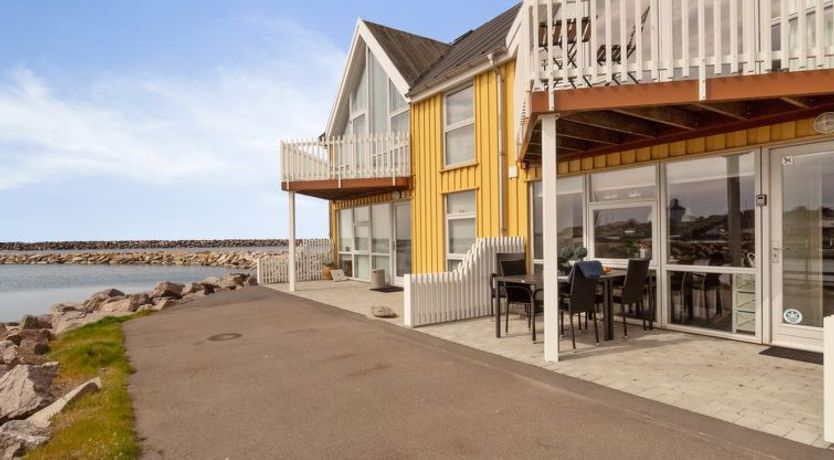 Photo of "Fridhild" - 10m from the sea