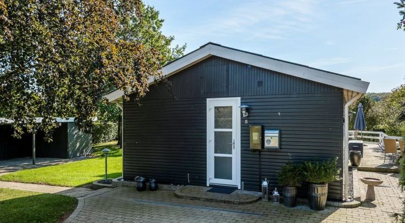 Photo of "Leandra" - 600m from the sea