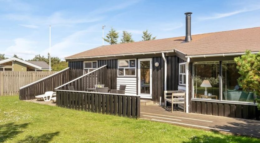 Photo of "Lazorka" - 450m from the sea