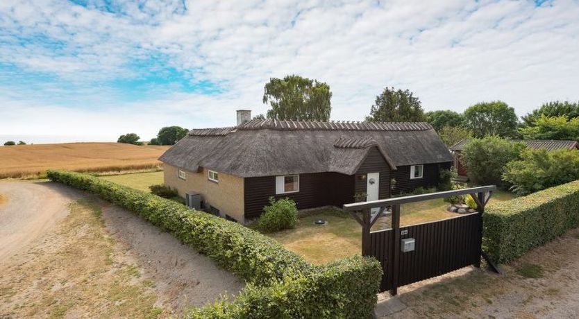 Photo of "Edithe" - 250m from the sea