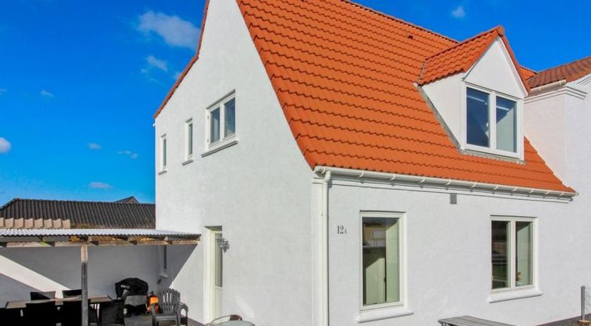 Photo of "Elmo" - 300m from the sea