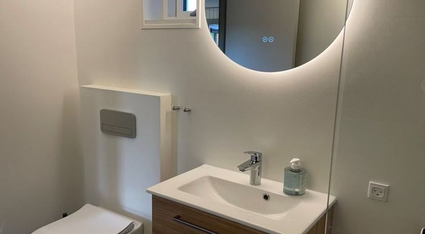 Photo of "Roar" - 500m from the sea