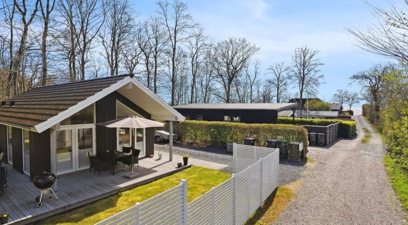 Photo of "Gunholm" - 150m from the sea