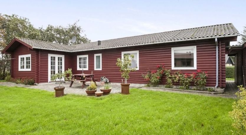 Photo of "Harrieth" - 16km from the sea