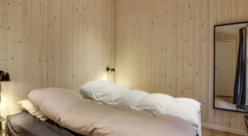 Photo of "Tatania" - 800m from the sea