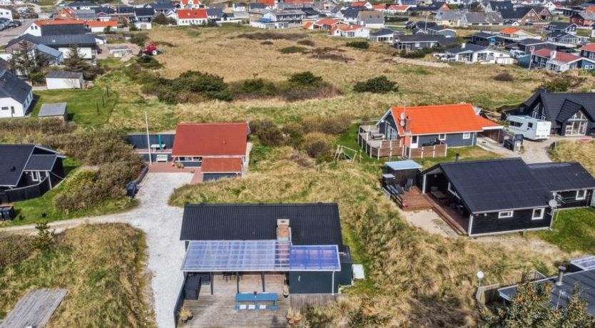 Photo of "Madsen" - 500m from the sea