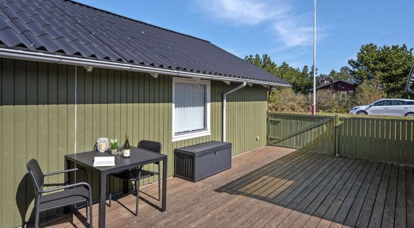 Photo of "Hannah" - 300m to the fjord