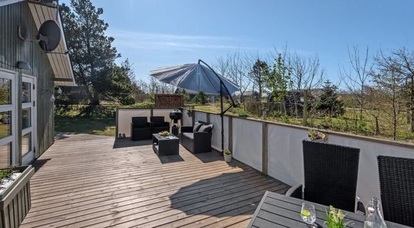 Photo of "Hannah" - 300m to the fjord