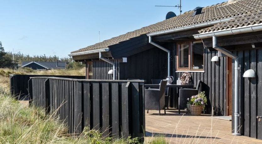 Photo of "Riana" - 375m from the sea