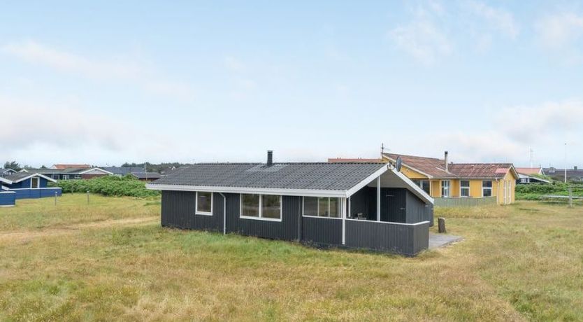 Photo of "Svea" - 400m from the sea