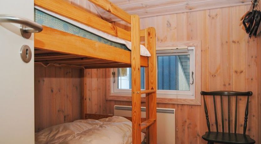 Photo of "Laurentia" - 800m from the sea