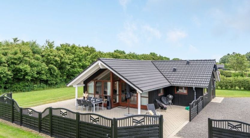 Photo of "Chermeine" - 1.2km to the fjord