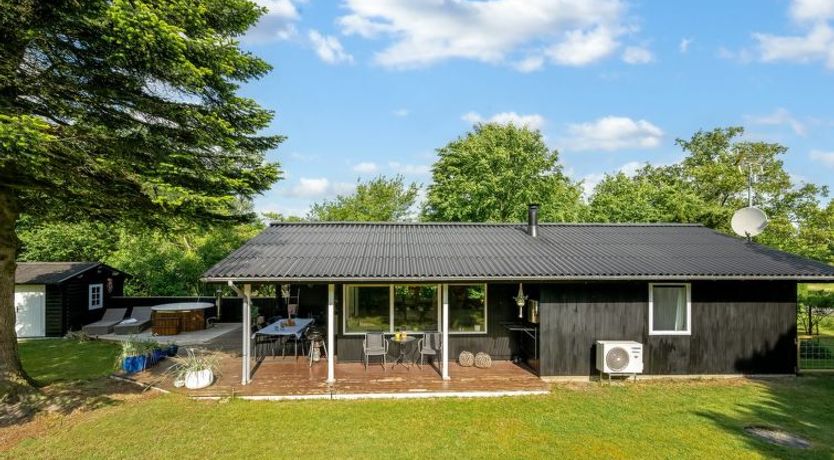 Photo of "Nelina" - 950m to the fjord