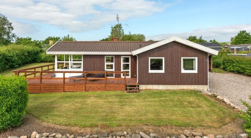 Photo of "Ellyn" - 500m from the sea