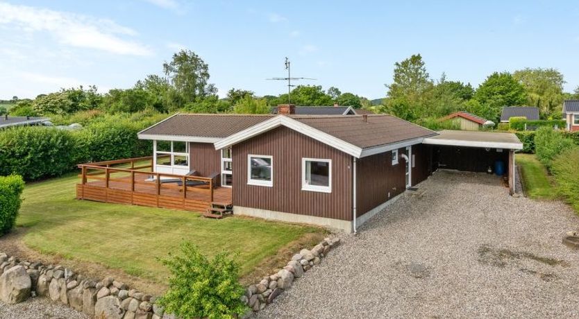 Photo of "Ellyn" - 500m from the sea