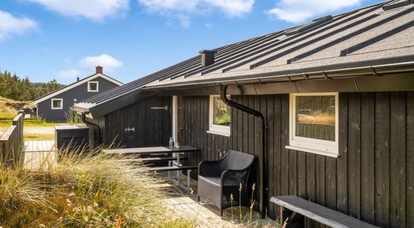 Photo of "Suleika" - 900m from the sea