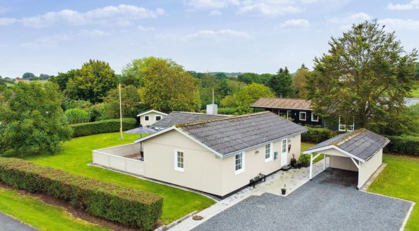 Photo of "Haralda" - 300m from the sea