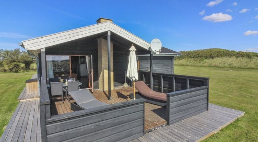 Photo of "Tetta" - 800m from the sea