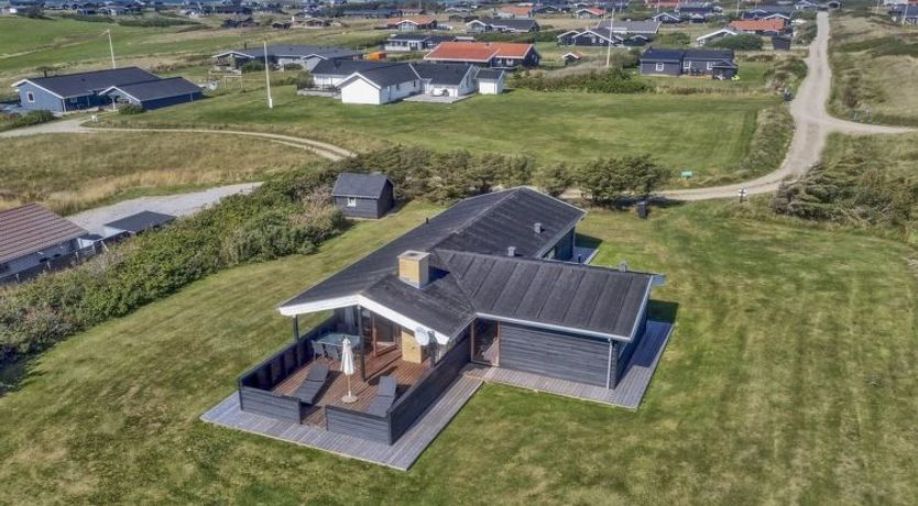 Photo of "Tetta" - 800m from the sea