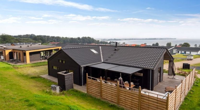 Photo of "Gunborg" - 400m from the sea