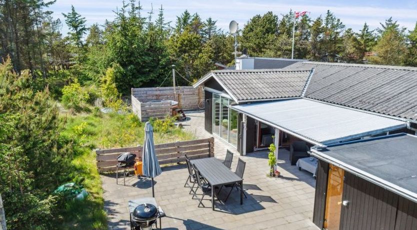 Photo of "Resi" - 400m from the sea