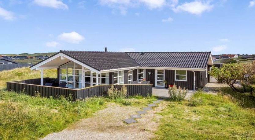 Photo of "Mauri" - 350m from the sea