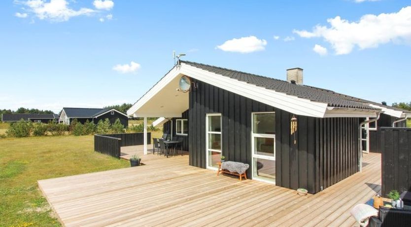 Photo of "Mayke" - 900m from the sea