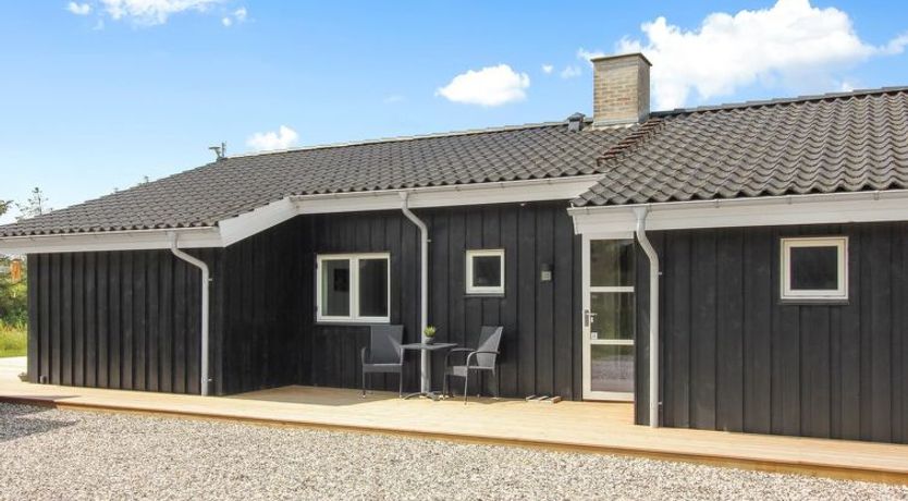 Photo of "Mayke" - 900m from the sea