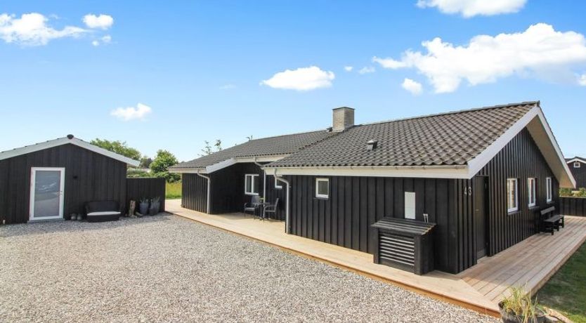 Photo of "Mayke" - 900m from the sea