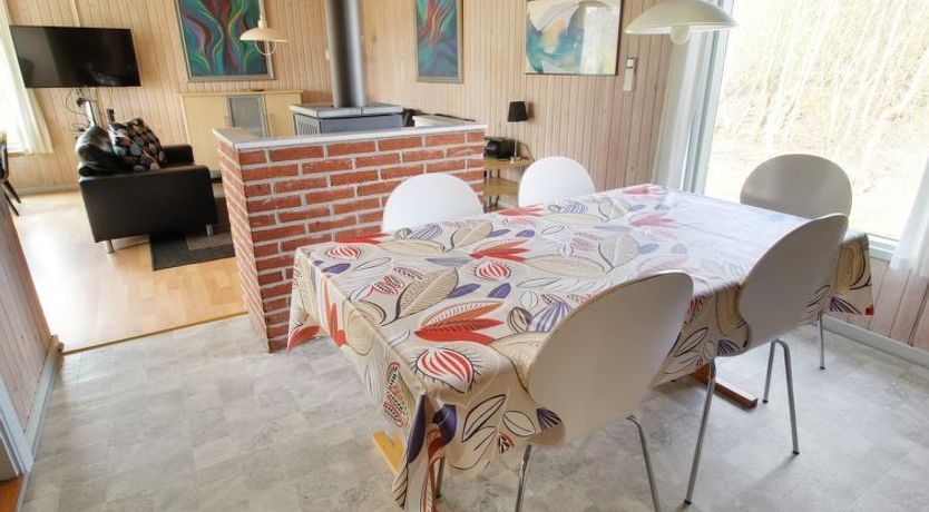 Photo of "Svanhild" - 1.2km from the sea