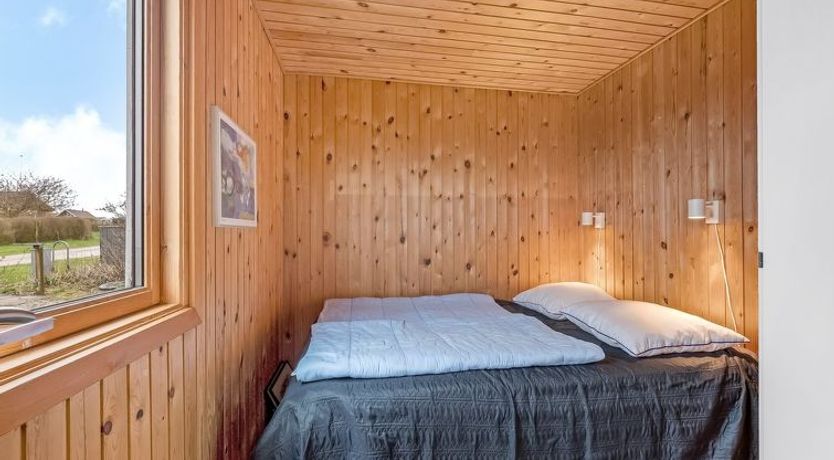 Photo of "Tanea" - 700m to the fjord