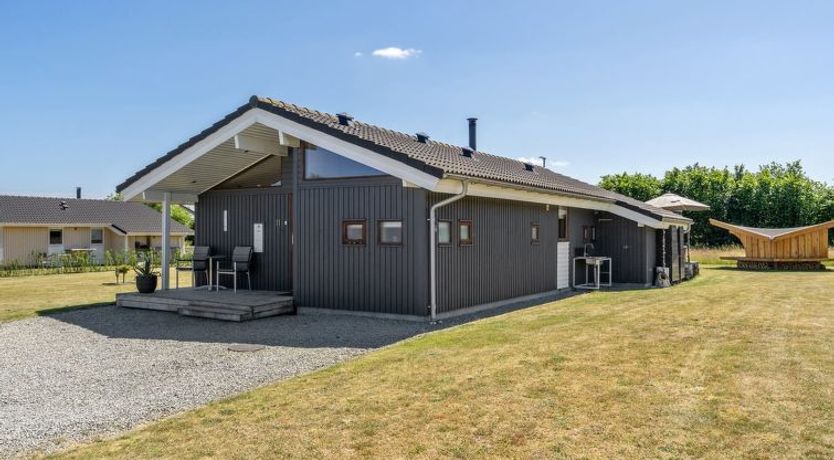 Photo of "Ela" - 500m from the sea