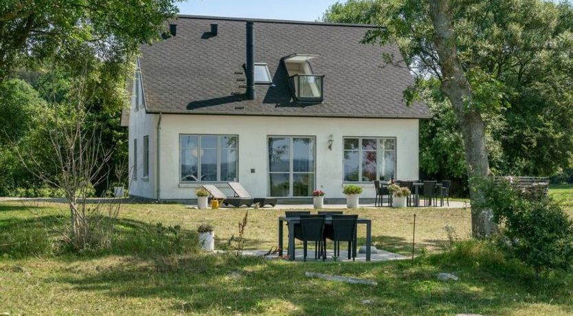 Photo of "Jeppe" - 50m to the fjord