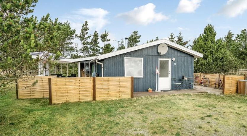 Photo of "Hughlek" - 900m from the sea