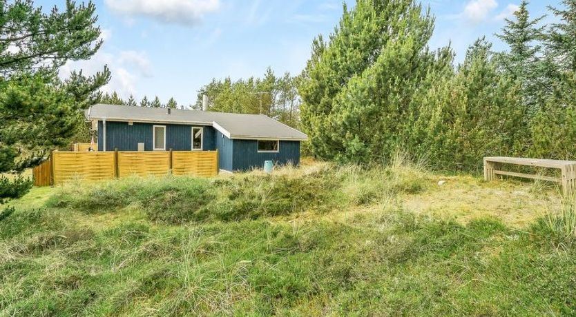 Photo of "Hughlek" - 900m from the sea