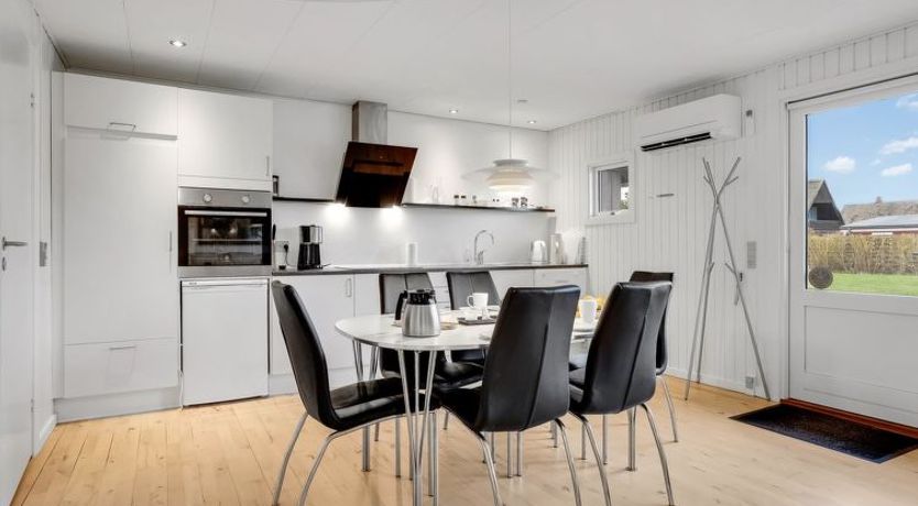 Photo of "Esther" - 700m from the sea