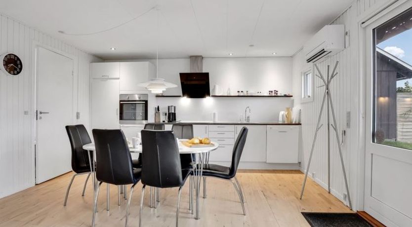 Photo of "Esther" - 700m from the sea