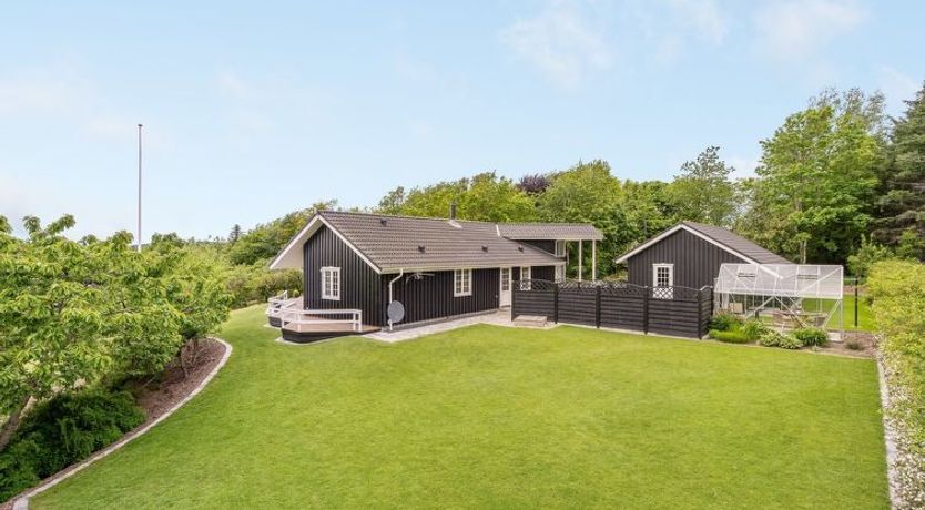 Photo of "Regnwald" - 400m to the fjord