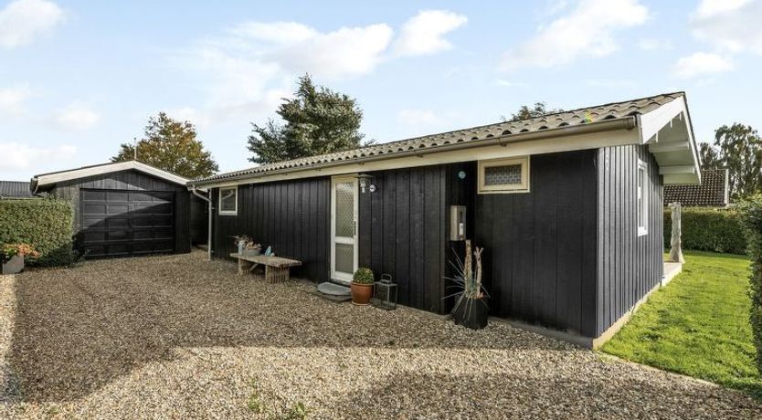 Photo of "Florina" - 700m from the sea