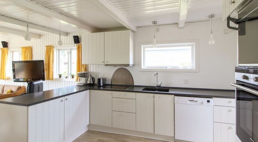 Photo of "Lillebror" - 200m from the sea