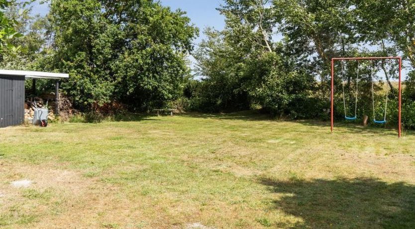 Photo of "Margit" - 10m from the sea