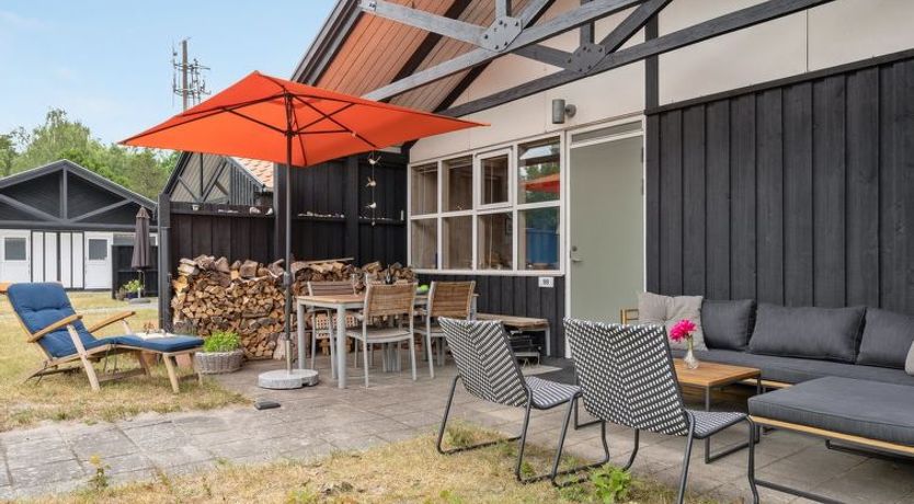 Photo of "Robert" - 250m from the sea