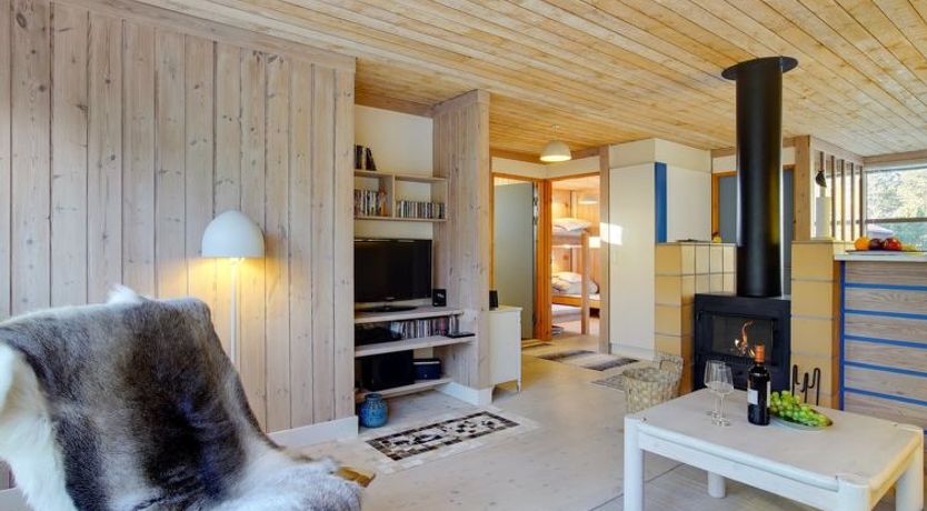 Photo of "Robert" - 250m from the sea